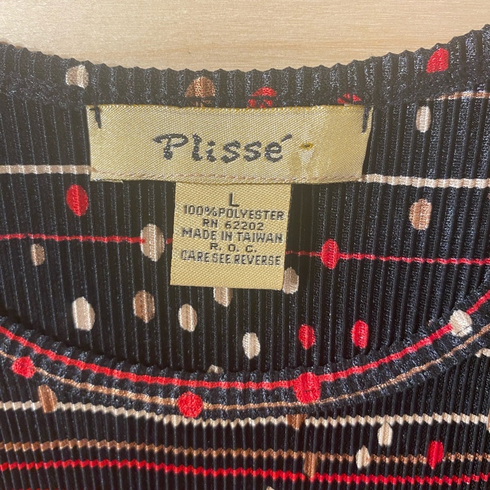 Plisse’ Black Sleeveless Ribbed Tank with Red & Cream Dot Pattern Large (QM) - Picture 4 of 6